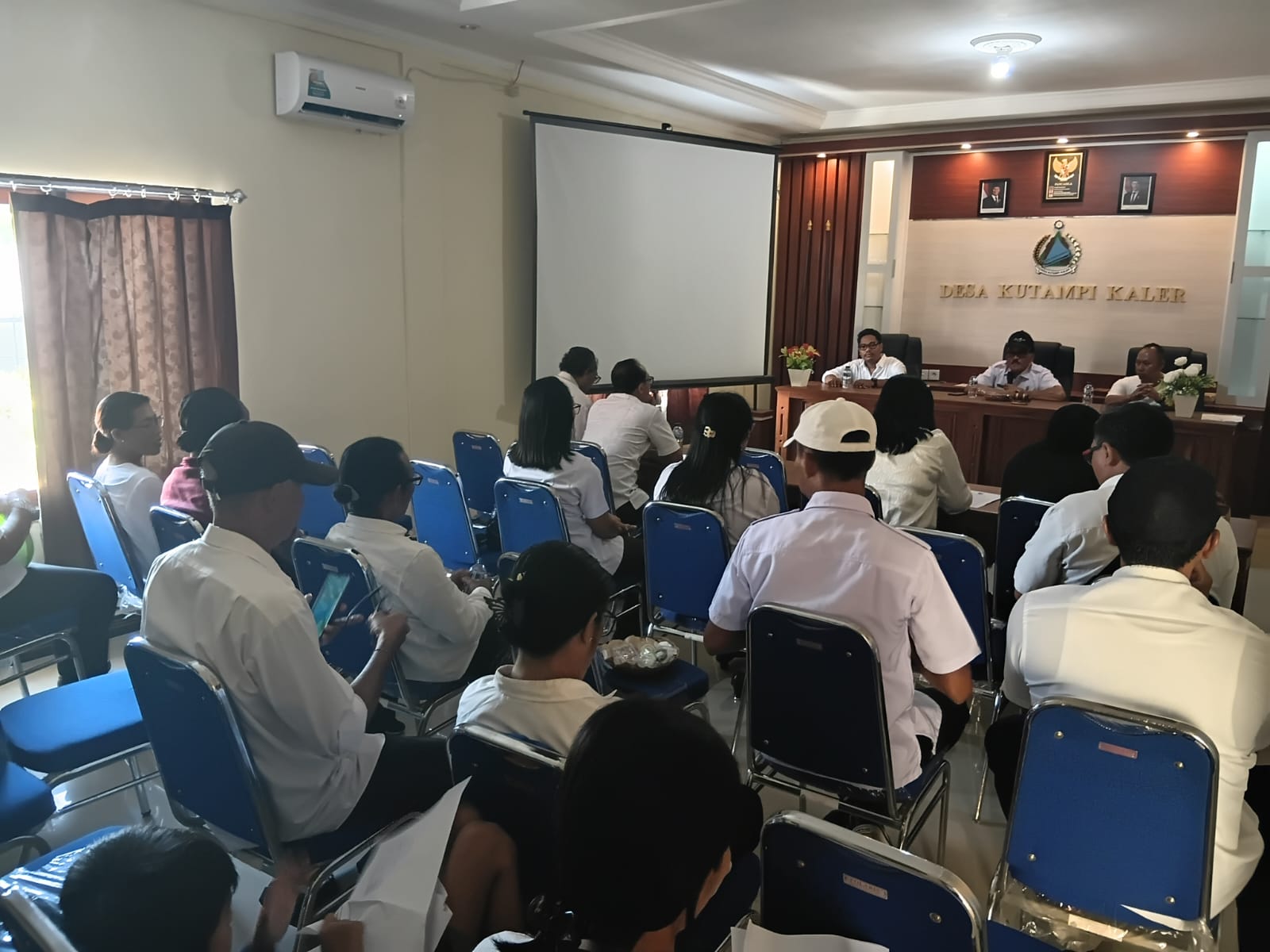 Pembinaan Administrasi di Desa Batununggul dan Kutampi Kaler