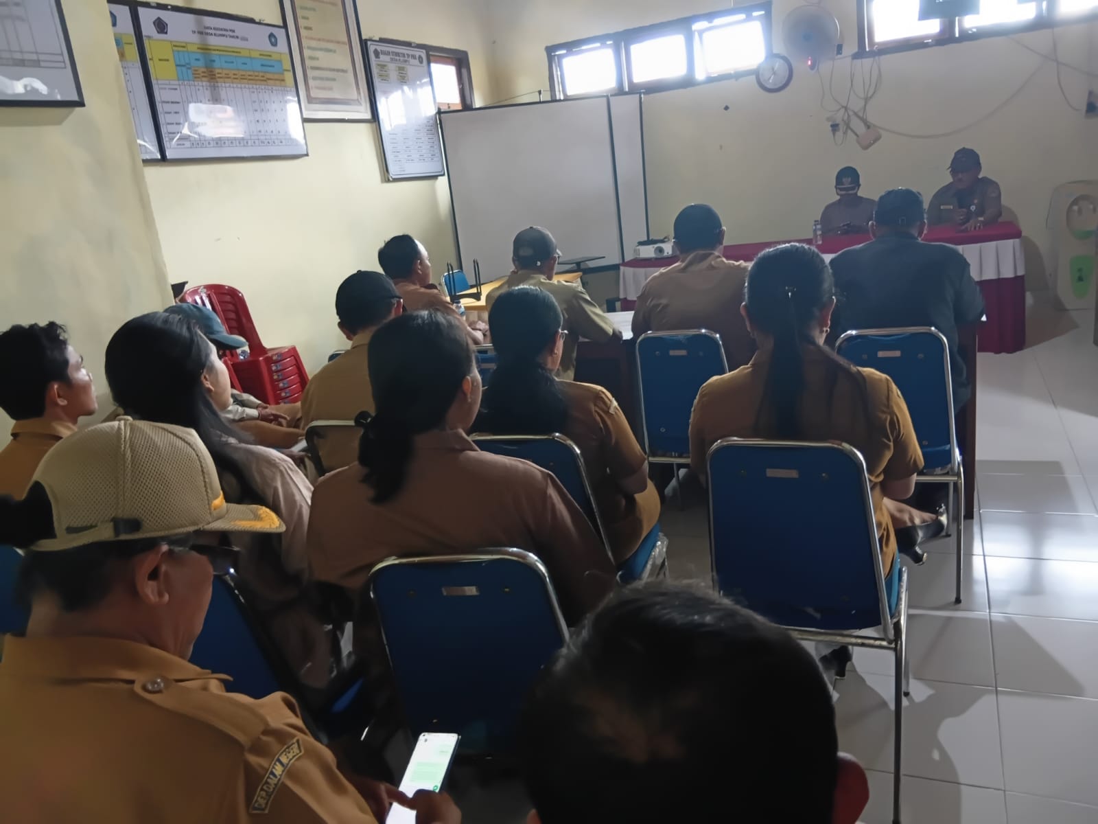 Monev Administrasi Desa di Desa Sakti dan Desa Klumpu